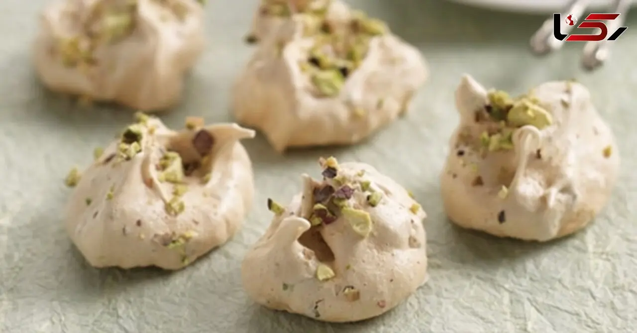 طرز تهیه شیرینی پفکی بادامی در خانه