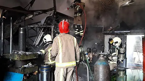 مرگ 9 کارگر بزرگسال و کودک در اتاقک‌های کارگری در کمتر از یک ماه! / سرمایه‌داران قصر می‌سازند!