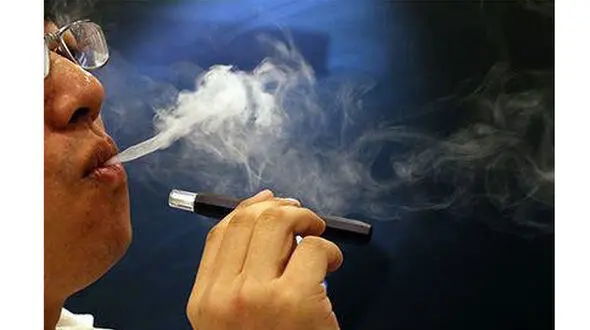 تاثیر یک نخ سیگار الکترونیکی بر بد حال شدن قلب 