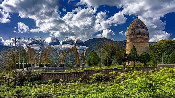 کتیبه هزار ساله برج لاجیم را از جا در آوردند و اثر جدیدی خلق کردند ! / برای آیندگان چه بر جای گذاشته ایم؟