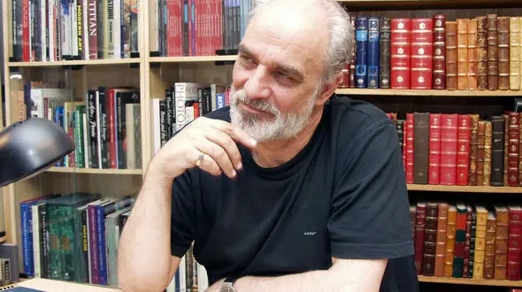 آغداشلو در بیمارستان آبان بستری است