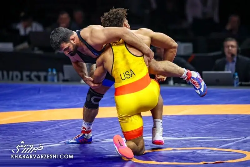 کشتی حسن یزدانی و استفن بوچانان