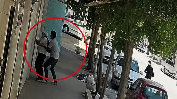 فیلم جدال دختر جوان مشهدی با موبایل قاپ در خیابان