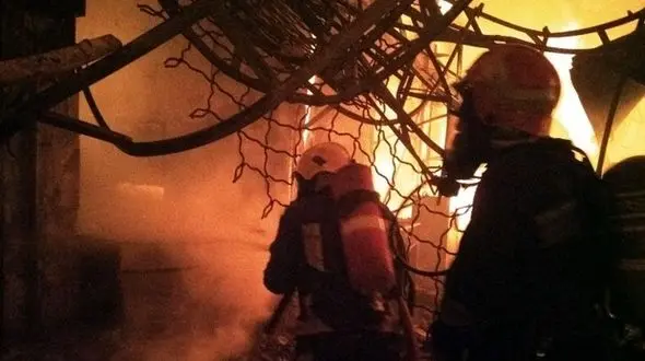 بازار تاریخی تبریز در میان شعله های آتش + عکس