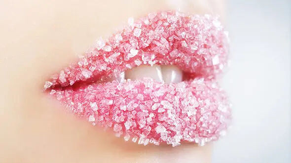 چگونه اسکراب لب‌ خانگی بسازیم