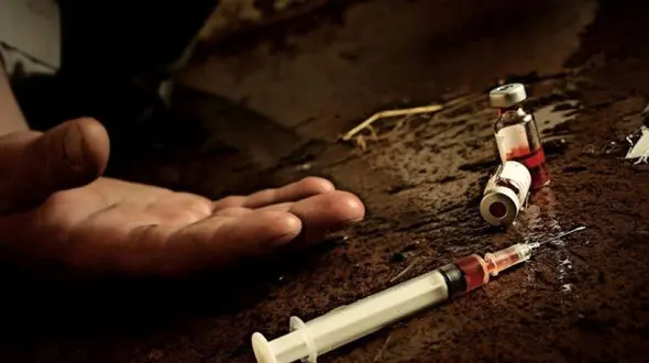 رها کردن دوجنسه های معتاد در خیابان های پایتخت