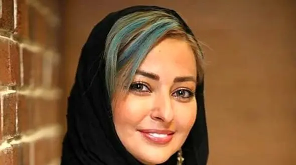 عکس  / نگاهی به ماشین لوکس و خارجی نفیسه روشن / ماشین نگو سفینه فضایی بگو فقط سانروف رو ببین !