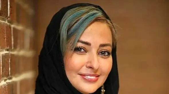 عکس  / نگاهی به ماشین لوکس و خارجی نفیسه روشن / ماشین نگو سفینه فضایی بگو فقط سانروف رو ببین !