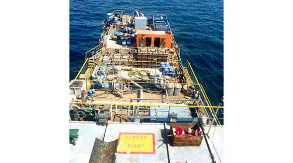 14 ملوان ایرانی گروگان شرکت پیمانکار هندی در شرایط بدی هستند+عکس 