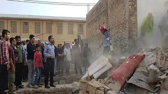 حادثه در پی نشت گاز در اهواز + عکس 