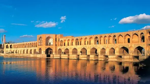 زاینده‌ رود، میزبان هنرمندان موسیقی خیابانی / عکس