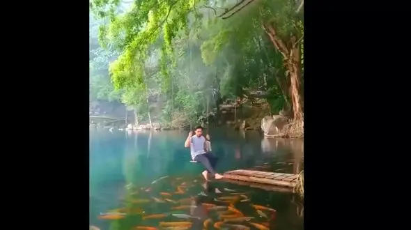 عجیب ترین تاب بازی را ببینید + فیلم