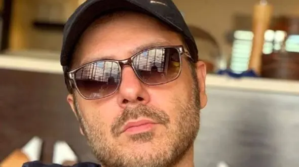 آرایش عجیب کوروش تهامی و همسرش !