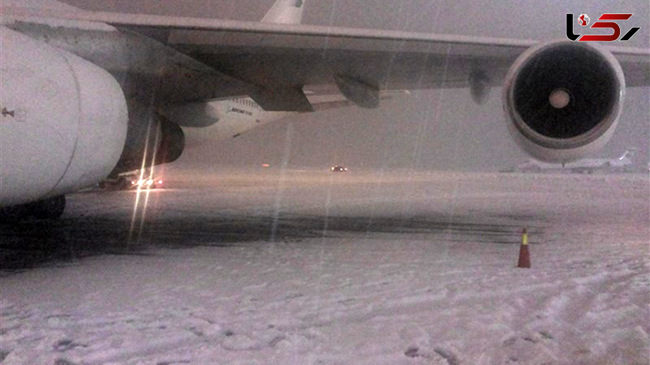۱۱ ساعت حبس در طیاره فرودگاه یخ زده 