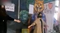 فیلم جنجالی آغوش رایگان دختران معترض وسط تهران! / ببینید