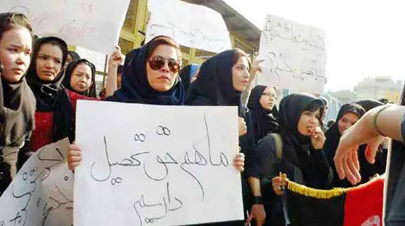  دانشجویان افغانستانی در ایران چه مشکلاتی دارند؟ / اجازه تحصیل با سفر به کیش و کابل