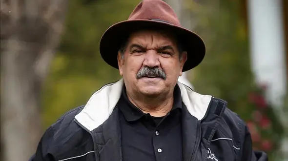 آوازخوانی غیرمجاز کیانوش گرامی روی آنتن زنده بمناسبت عید غدیر/ یهو یادش اومد پشیمان شد از خواندنش و عوض کرد+فیلم