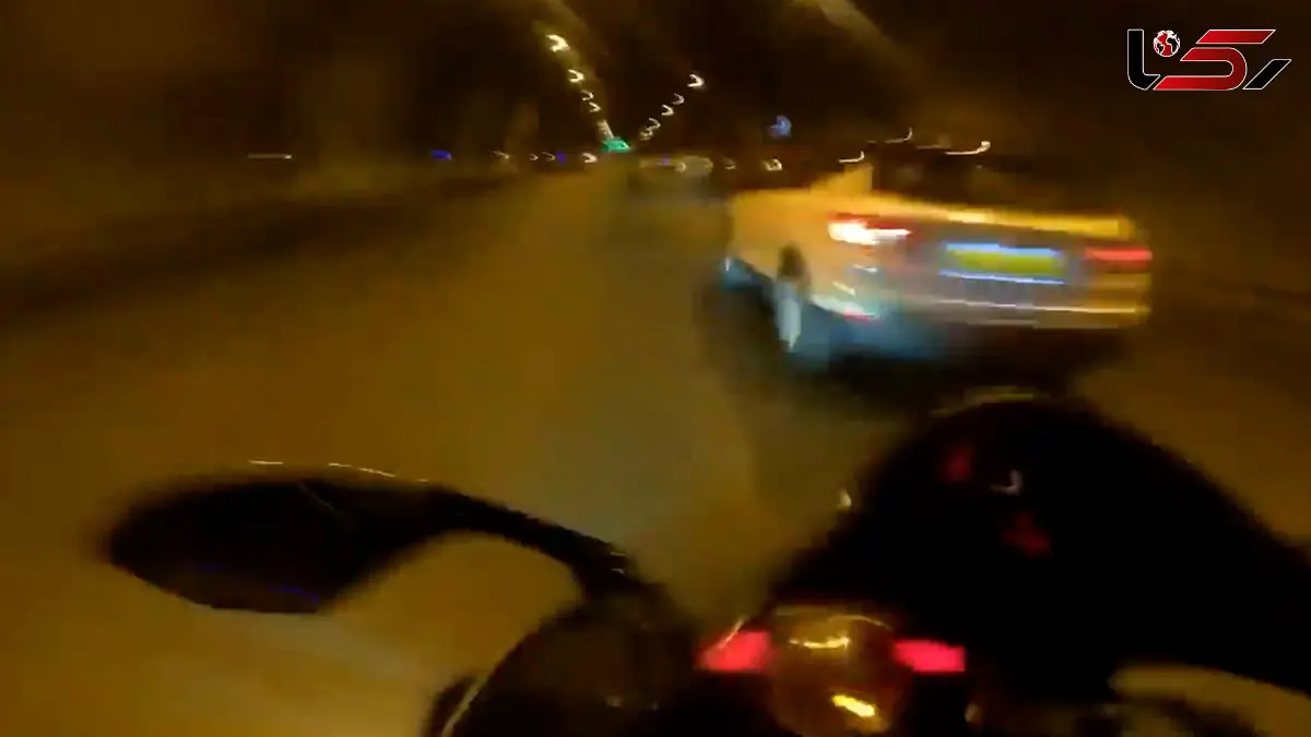 فیلم تلوتلو خوردن موتور سوار در تونل به دلیل سرعت زیاد