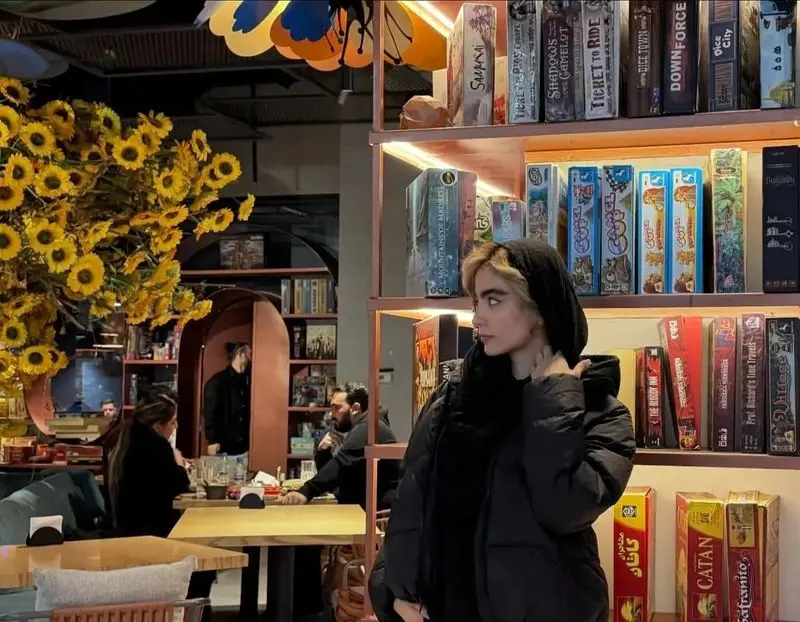 sanahoseiniofficial_1764785051_3779613414901960056_66701628534