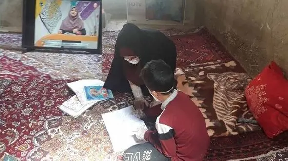 کار بزرگ معلم اهری برای دانش آموزانش در قرنطینه کرونایی + عکس
