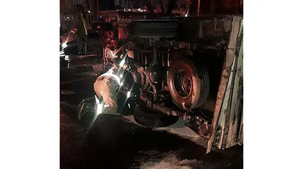 نیسان وانت آبی در دام خاور + عکس