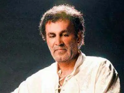 دانلود آهنگ باشکوه حبیب/  توی این دیار غربت