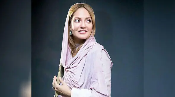 جلب و ممنوع الخروجی مهناز افشار صحت ندارد