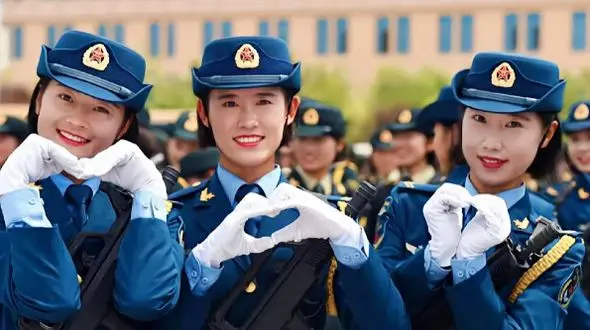 فیلم /  رژه زنان ارتش چین پیش روی  پزشکیان و دخترش کنار پوتین  / باشکوه تر از مردان با نظم منحصر بفرد ...