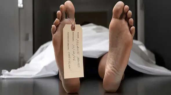 جسد  مرد کرونایی دو ماه روی زمین ماند / مردم ترسیدند ! 