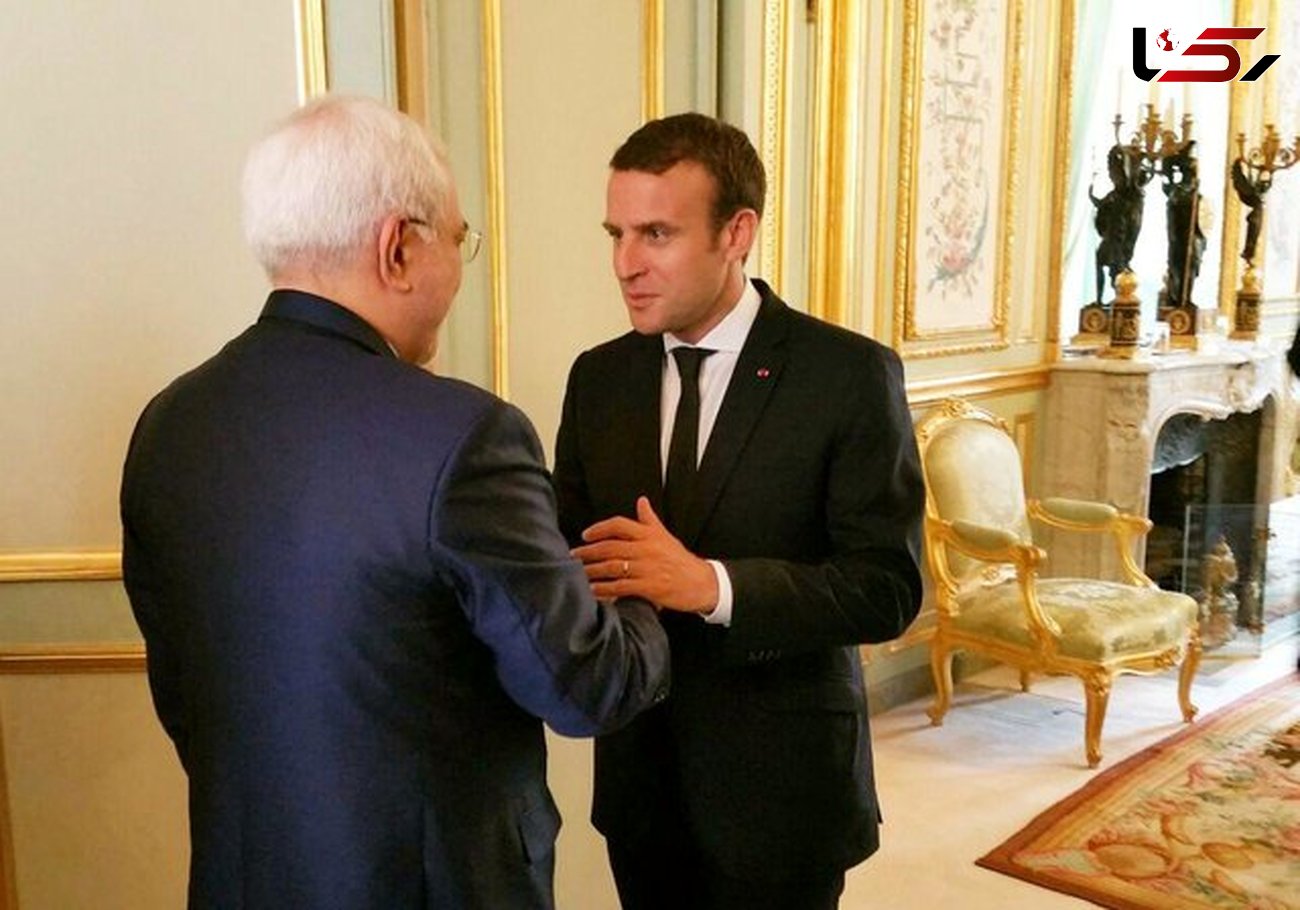 ظریف در کاخ الیزه با رئیس جمهور فرانسه دیدار کرد.