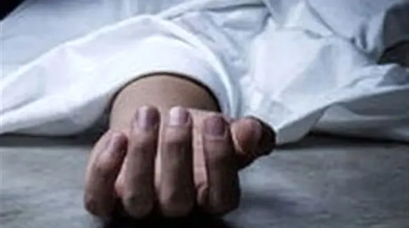 دنده عقب نیسان آبی مرد نیشابوری را له کرد / مرگ دلخراش در خیابان 22 بهمن