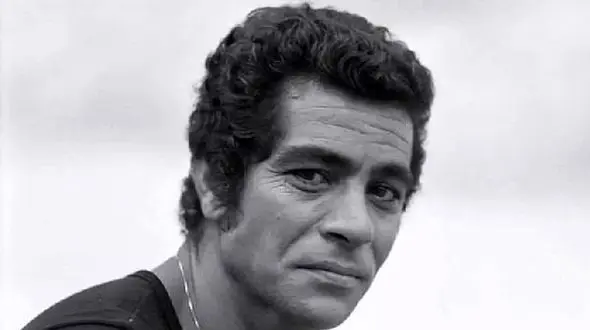 نگاه روز | «ویگن، بهروز وثوقی و آرمان» در نمایی از فیلم عروس دریا؛ سال 44