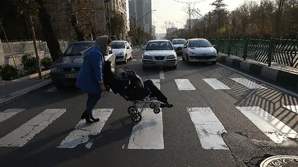 ۱۲۰ هزار بیمار مبتلا به ام‌اس در ایران داریم / بسیاری از این افراد بیماری خود را پنهان می کنند تا اخراج نشوند / فقط هزینه تامین پوشک بزرگسالان در هفته یک میلیون و نیم می شود!
