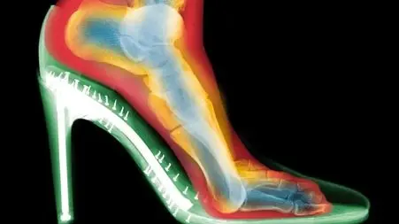 حقایقی جالب درباره تاثیر کفش پاشنه‌ بلند بر شکل پا