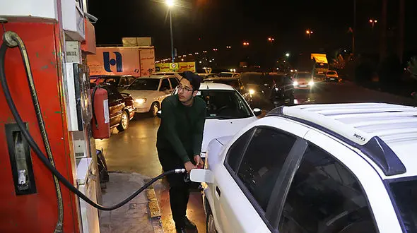 10 سال آینده ناچار به واردات گاز و بنزین خواهیم شد / کشورهای همسایه در حوزه انرژی تجدیدپذیر از ایران جلوترند