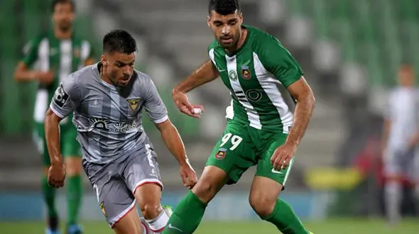 بنفیکا قید مهاجم ایرانی را زد/ ۴۸ سرنوشت ساز در انتظار مهدی طارمی