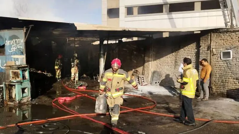 آتش سوزی انبار مواد غذایی