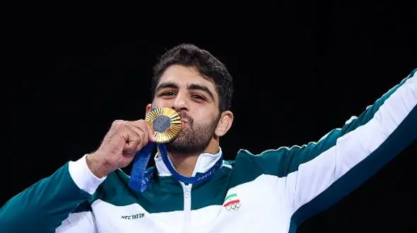 فیلم/ هادی ساروی، کاپیتان قهرمان کشتی: تعریف از خود نباشه.../ من درسم خیلی خوب بود.../ ولی دبیرستان 5تا 6تا تجدید...!