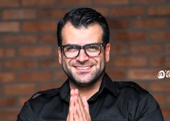 خانه مجردی بازیگر سریال بچه مهندس؛ کتاب‌ها و نوت‌ها سلطنت می‌کنند