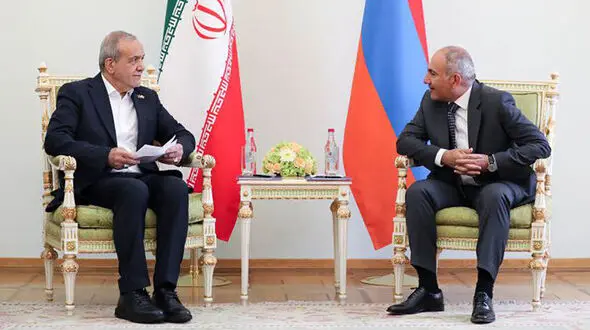 Bilateral Talks Held Between Pezeshkian and Pashinyan