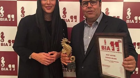 جایزه باتومی برای بازیگر مرد "دختر" + عکس