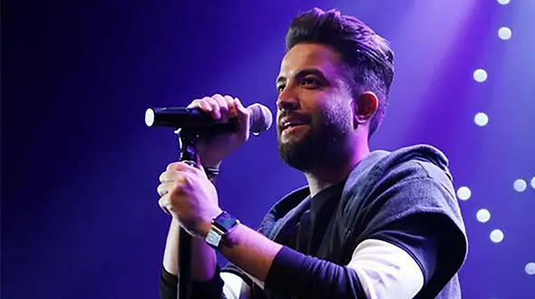 فیلم حرکات عجیب بنیامین بهادری / آقای خواننده خود را سوژه کرد !