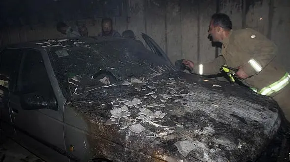 نجات ساکنان محبوس شده میان دود غلیظ یک ساختمان در ستاری تهران + تصاویر