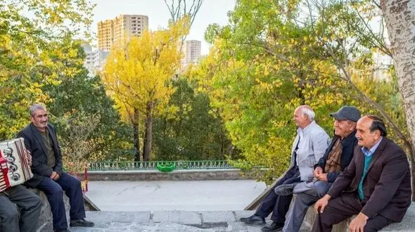 چرا بازنشستگان ایرانی با ۳۰ سال بیمه‌پردازی همچنان مشکلات مالی دارند؟