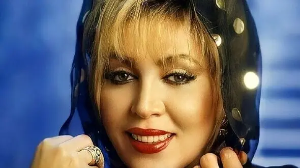 عکس / ۵۰ سال پیش / دکوراسیون شیک خانه مهستی در تهران /  آشپزخانه لوکس با کاشی های شیک 