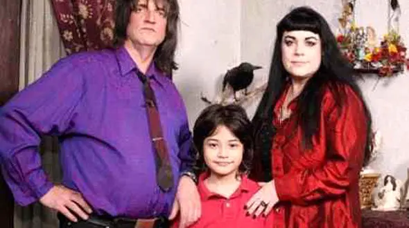 این زن خون آشام واقعی است! / او خون انسان می خرد! + عکس