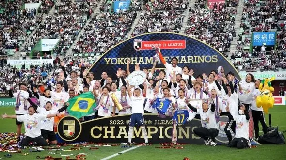 یوکوهاما مارینوس در صدر فوتبال ژاپن