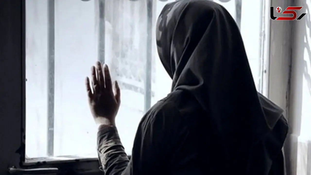 دختر 17 ساله  تنها بود که 3 پسر از بالای دیوار وارد خانه شدند و ....../ بی عفت شدم !