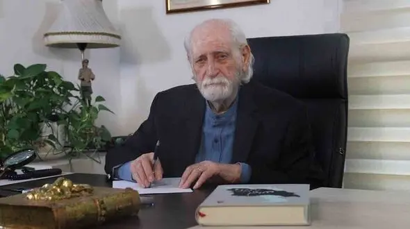 " با ایران چه ها که نکردند " + فیلم  و عکس گفتگو با استاد میرزایی