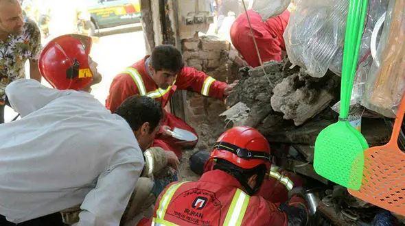 ۲ بی‌ خانمان در خیابان مولوی زنده زنده دفن شدند